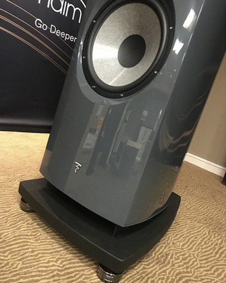 IsoAcoustics GAIA Titan Cronos