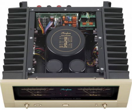 Accuphase P-4500