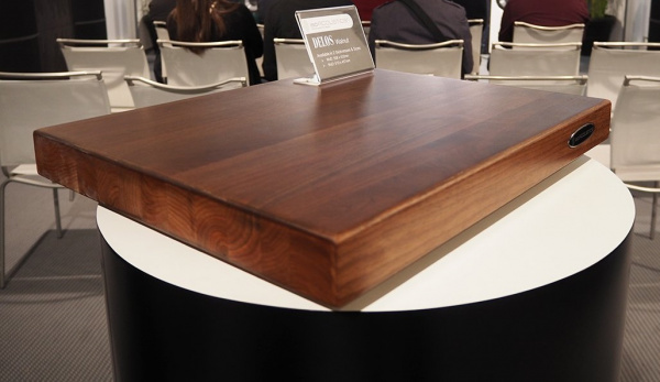 IsoAcoustics Delos 1815W2 Walnut