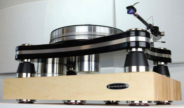 IsoAcoustics Delos 2216M2 Maple