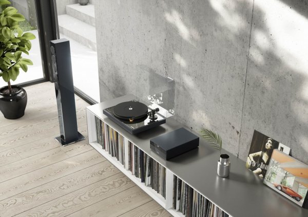 Проигрыватель Revox STUDIOMASTER T700 BLACK EDITION