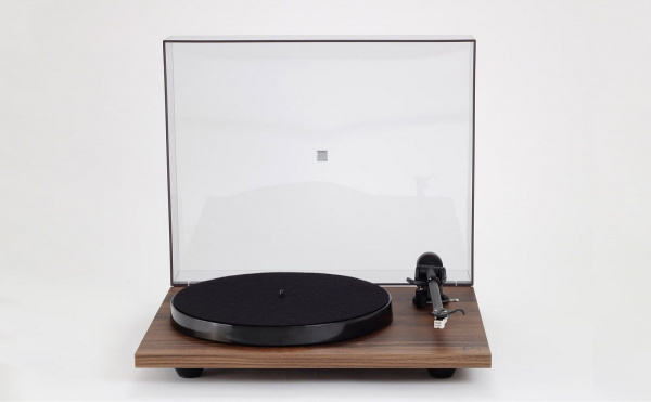 Проигрыватель винила Rega Planar 1 Walnut