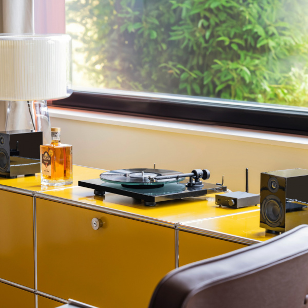 Pro-Ject T1 EVO Phono (OM 10)