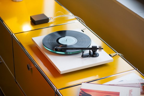 Pro-Ject T2 W