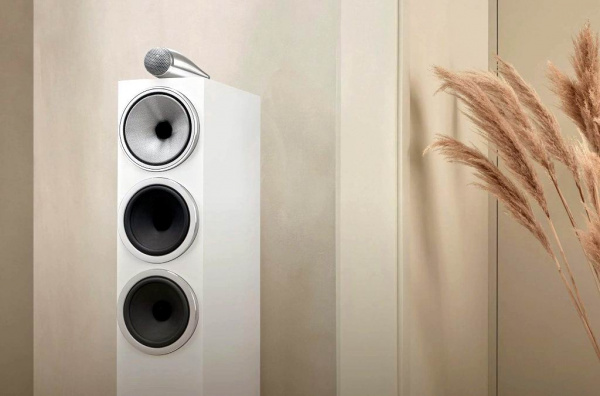 Bowers & Wilkins 703 S3