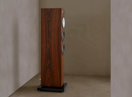 Bowers & Wilkins 704 S3