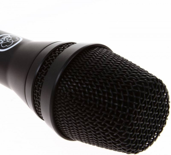 AKG P5S