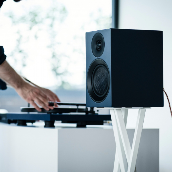 Акустическая система Pro-Ject Speaker Box 5 E Carbon Satin Blue